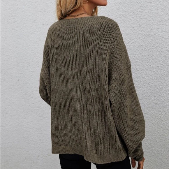 Gray knit V neck sweater - Picture 5 of 16